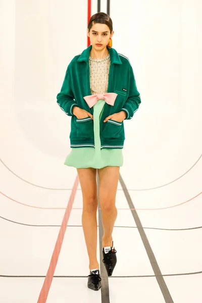 Look 25